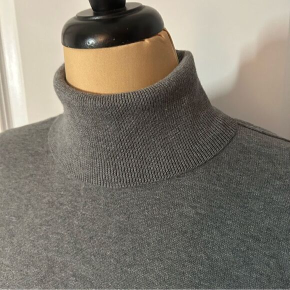 Guess Gray Long Sleeve Turtleneck Shirt - Picture 2 of 7